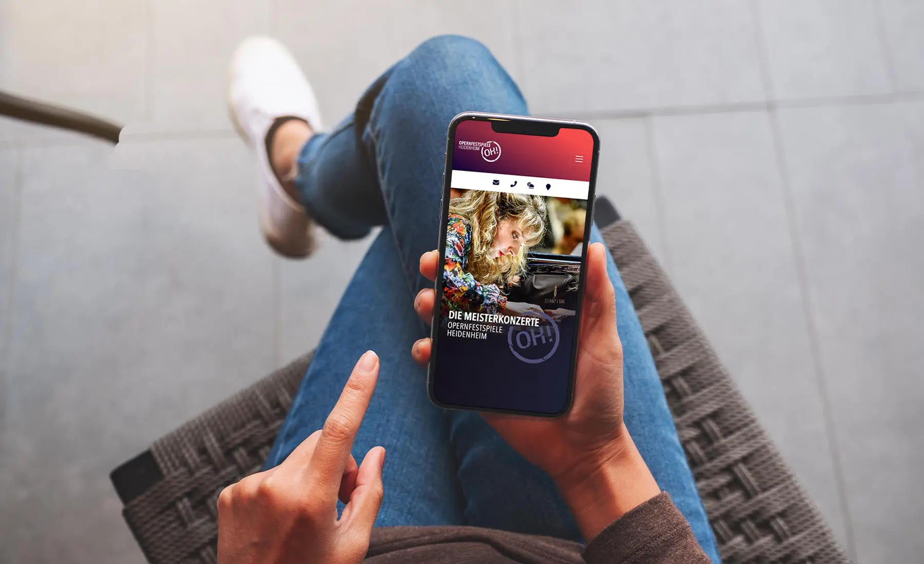 Webseite der Opernfestspiele Heidenheim auf dem Smartphone